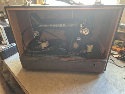 Antique singer sewing machine - singer,