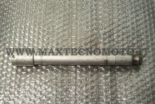 Front wheel axle for 2000 - wheel,