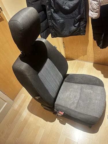 Passenger car seat - car,