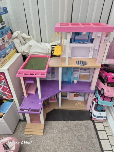 Barbie dream house three - house,