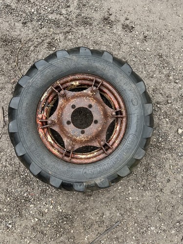 Belarus front tractor tyre - front,