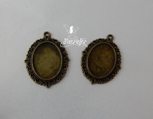 Oval pendant setting bezels