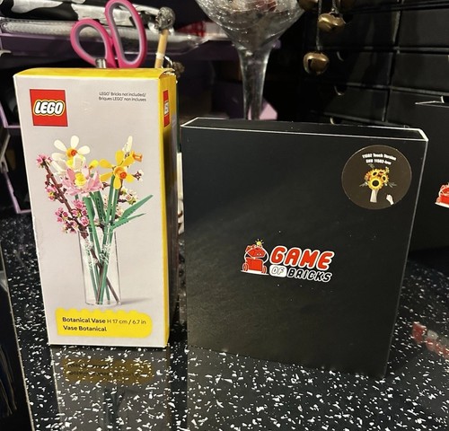Lego botanicals flower vase - lego,