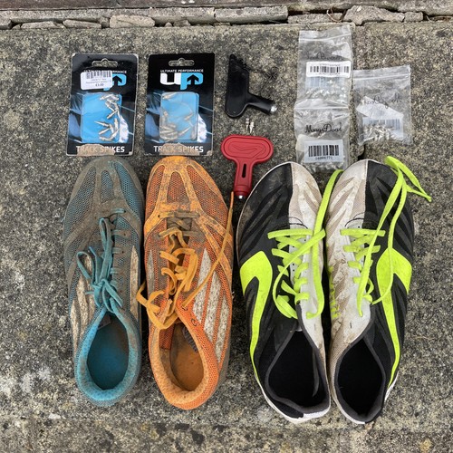 Running spikes adidas - 2, pairs