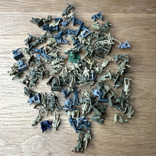 Plastic toy soldiers - toy,