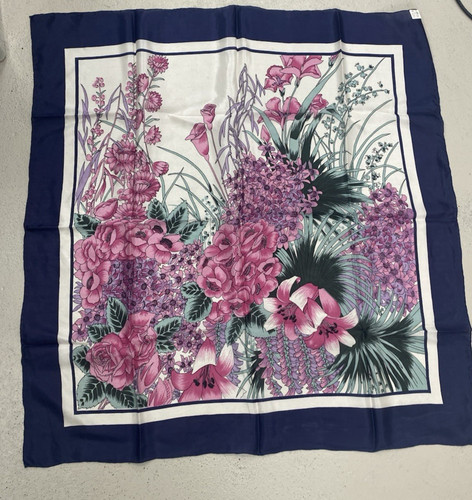100 silk beautiful - 100%, vintage