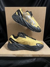 adidas Yeezy Boost 700 MNVN