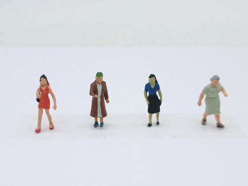Preiser figures ladies - figures,
