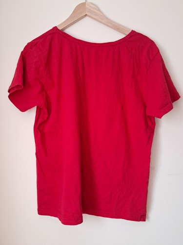 Round neck red top short - neck,