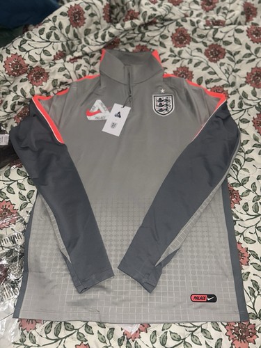Palace nike england - nike, quarter
