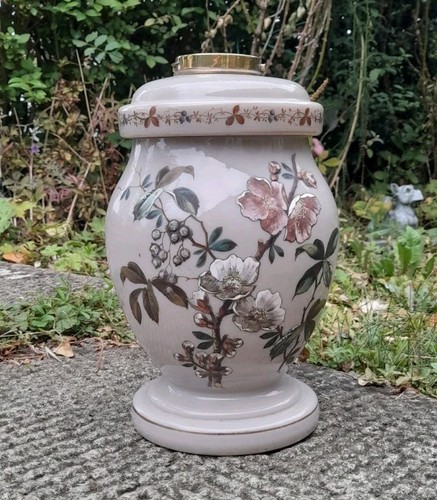 Lovely victorian enamelled - lovely,
