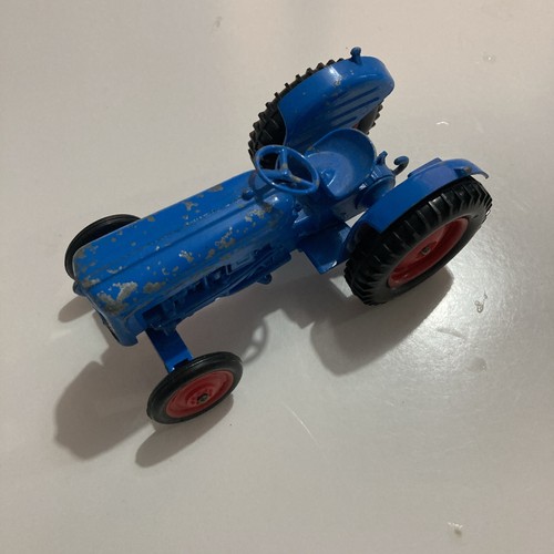 Vintage crescent fordson dexta - vintage,