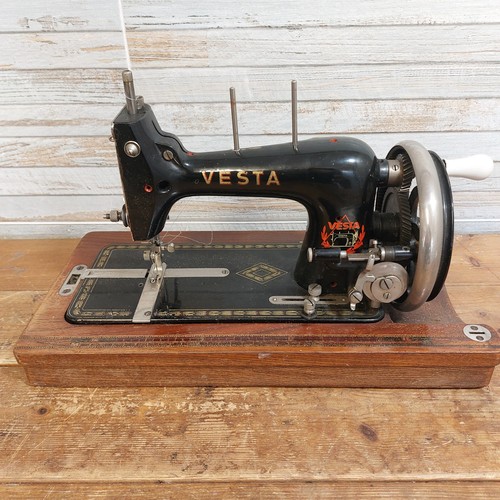 Vesta boat shuttle hand - vesta,