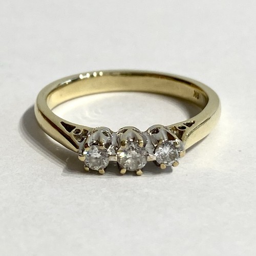 Diamond ring 9ct - gold, trilogy