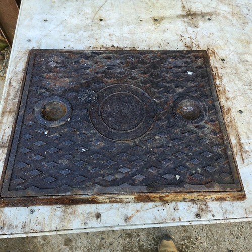 Cast iron manhole cover - cast, &