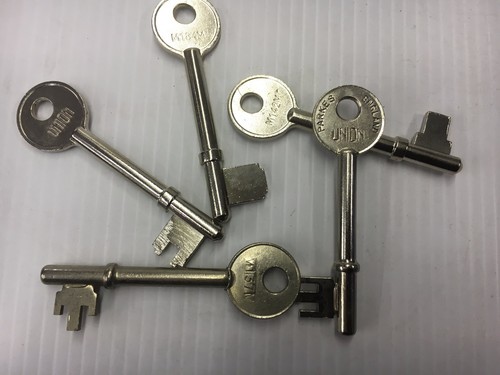 Pairs keys suit - to,