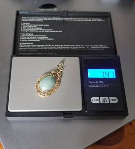 Very large 9ct gold jade - large,