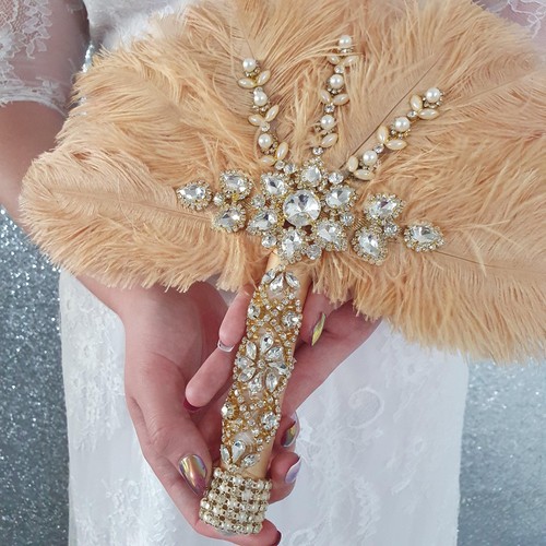 Gold ostrich feather - gold,