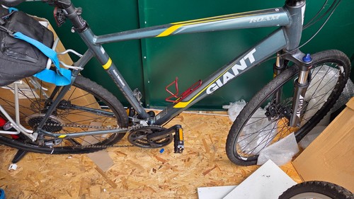 Giant roam road bike - giant,