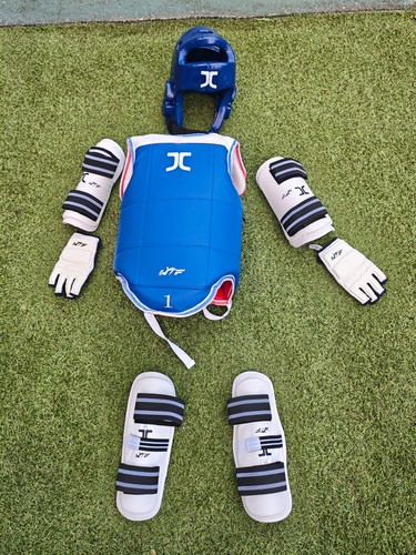 Martial arts sparring kit size