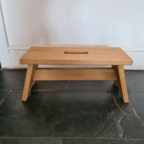 Handcrafted oak cracket hop - oak,
