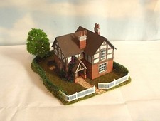 N gauge railway building old