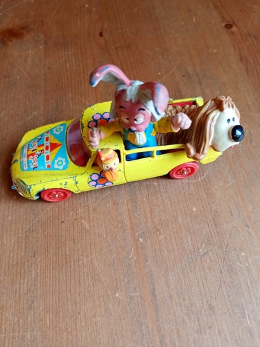 Magic roundabout corgi - magic,