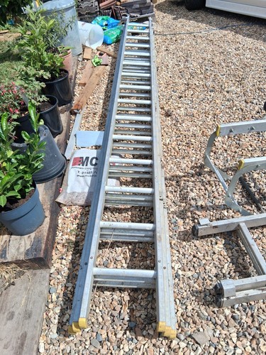 Triple extension ladder - extension,