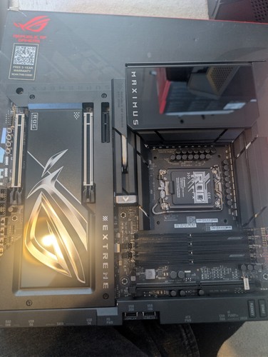 Asus rog maximus z890 - rog,