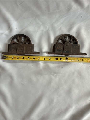 Pair antique cast iron - ,