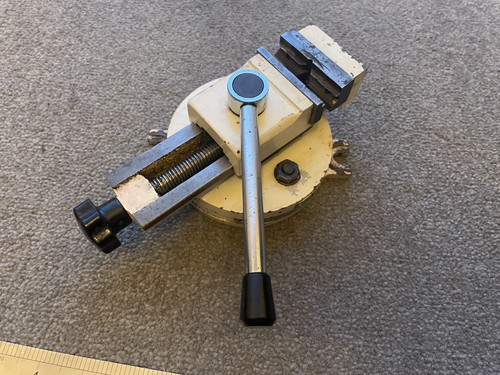 Small milling vice - with, swivel