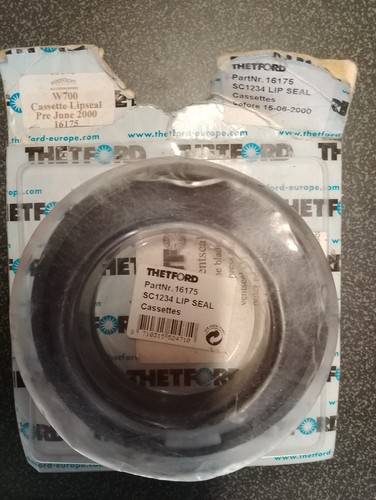 Thetford lip seal black - seal,