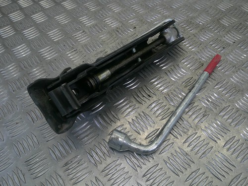 Volvo v70 jack and - se, wheel