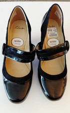 CLARKS Womens Wide Fit Alpine