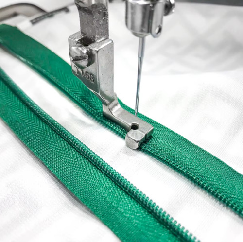 Industrial sewing machine flat - sewing,