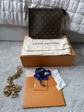 Louis Vuitton Toiletry 26
