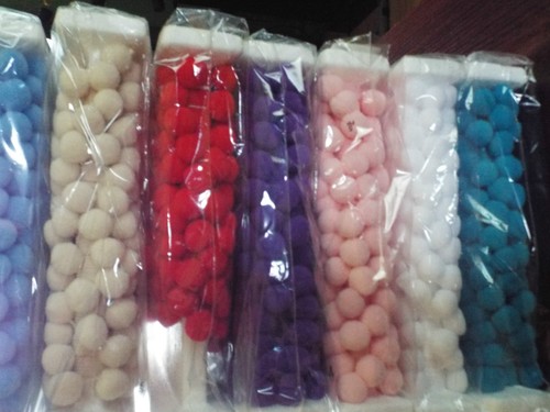 Large pom bobble - -,