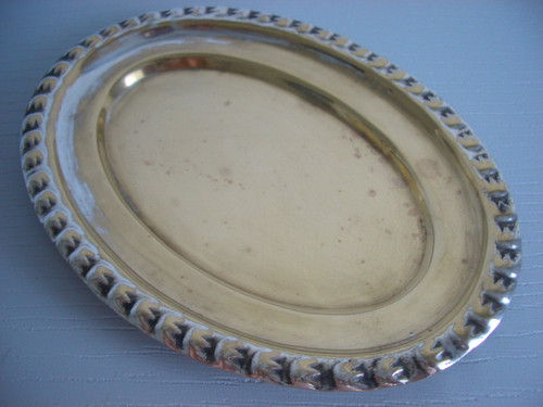 Vintage collectable oval - vintage, metal