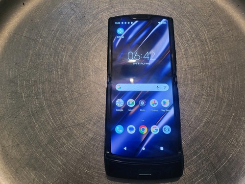 Pristine motorola razr - (305),