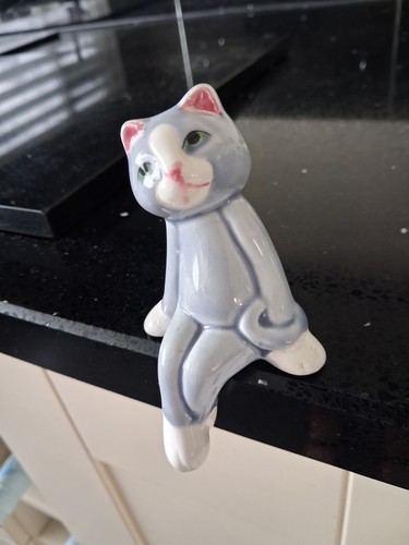 Small ceramic shelf - ceramic, sitting