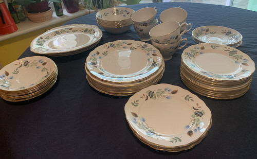 Colclough linden plates etc - linden-plates,