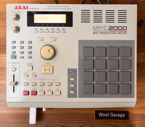 Akai mpc2000 sampler 32mb - mpc2000,