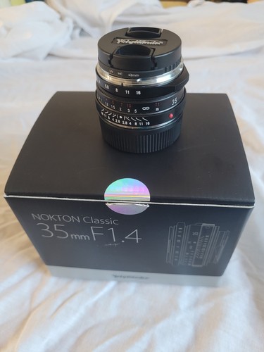 Voigtlander 35mm vm ii - f1.4,
