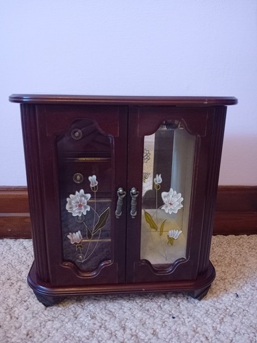 Wooden jewellery box with - box, a