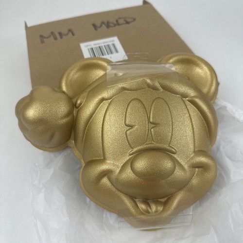 Disney store santa hat - hat, mickey