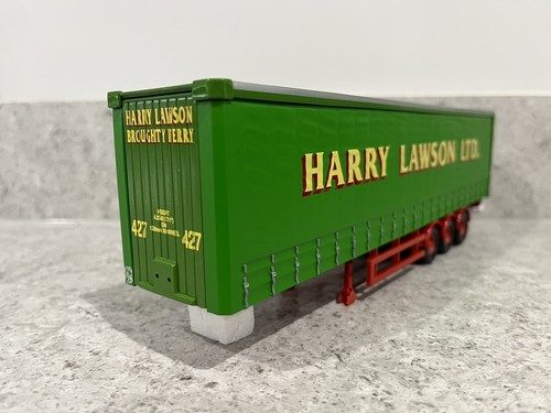 Corgi tri axle - tri-axle, curtainside