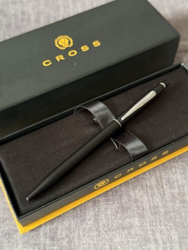 Cross pearlescent black - cross, "black"