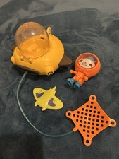 Octonaughts Gup D captain Barnacles, rescue net, manta ray fish, pneumatic toy