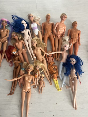 Barbie other doll bundle - doll,