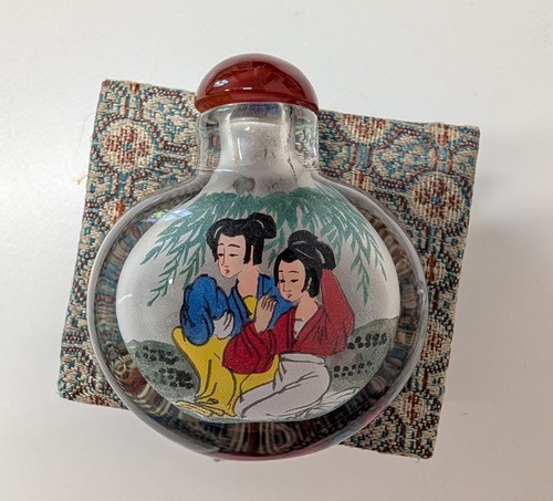 Antique snuff bottle chinese